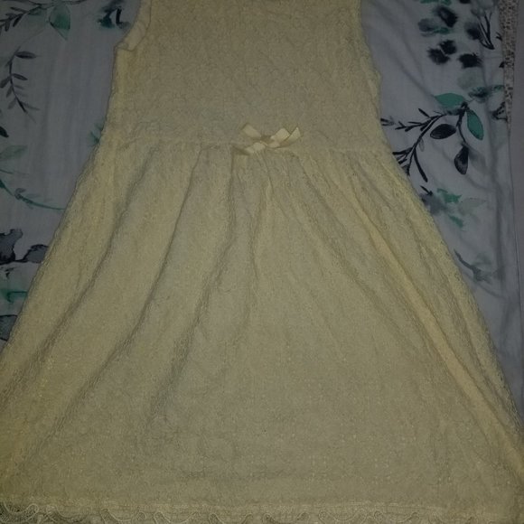 A size 9/10 Yellow Dress - Picture 1 of 3